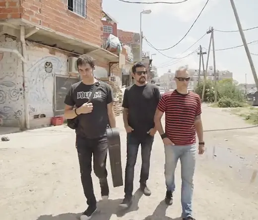 Attaque 77 estrena el video de Una Cancin, con historias del barrio Rodrigo Bueno.